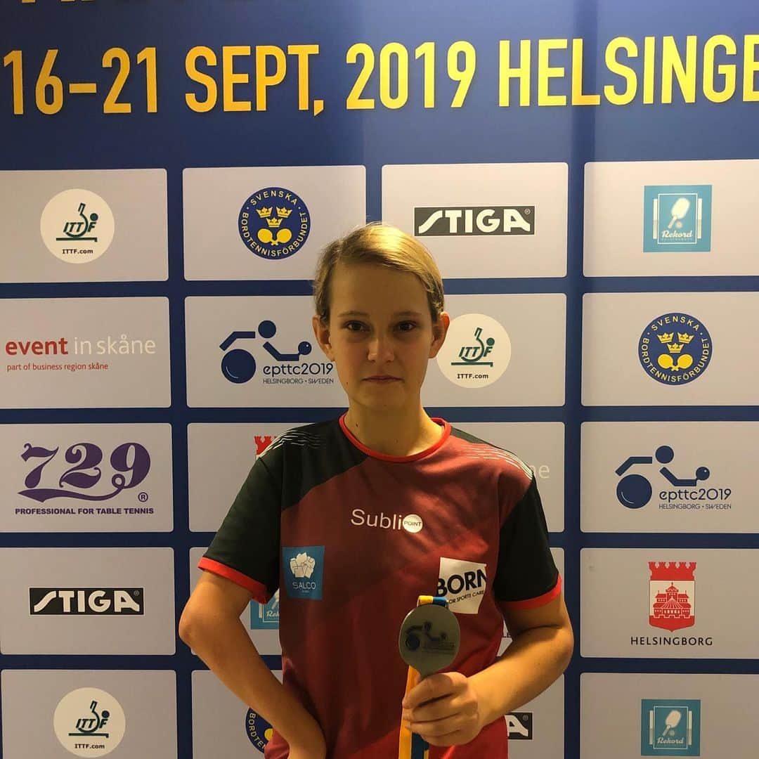 Karolina pekのインスタグラム：「Mistrzostwa Europy 2019🥈🥈🇵🇱🏓 @ifeelborn_pl @salcotherapy #epttc2019 #tabletennis #feelborn #borntopushlimits」