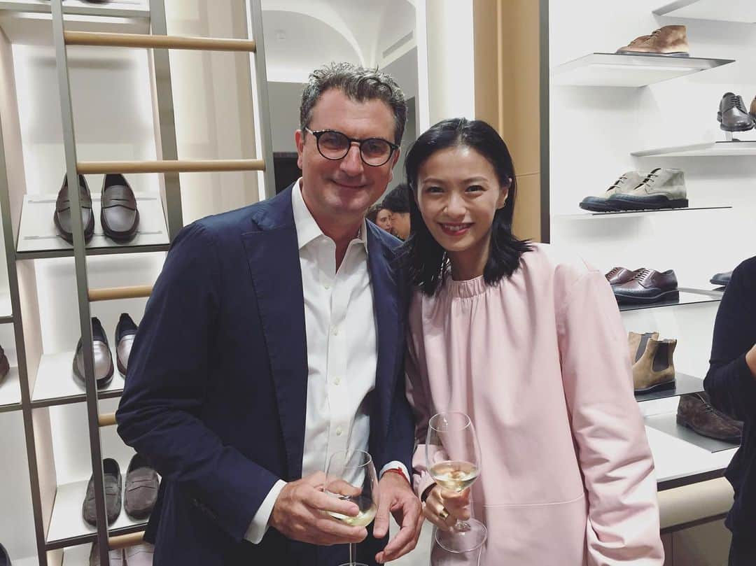 榮倉奈々さんのインスタグラム写真 - (榮倉奈々Instagram)「Instagramを随時チェックしてくれている、🇮🇹tod's チームのMatteo Cecarini♡… @tods」9月22日 6時48分 - nana_eikura