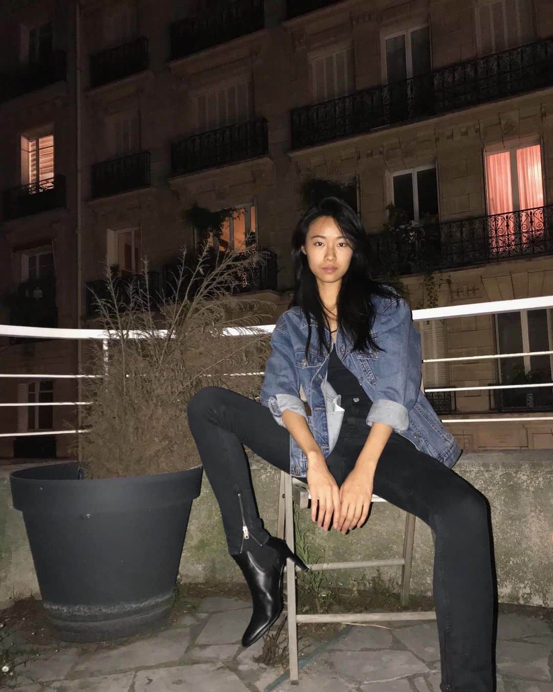 芦田ユリナのインスタグラム：「🖤 #ParisFashionWeek #パリコレ #SS20 #PFW」