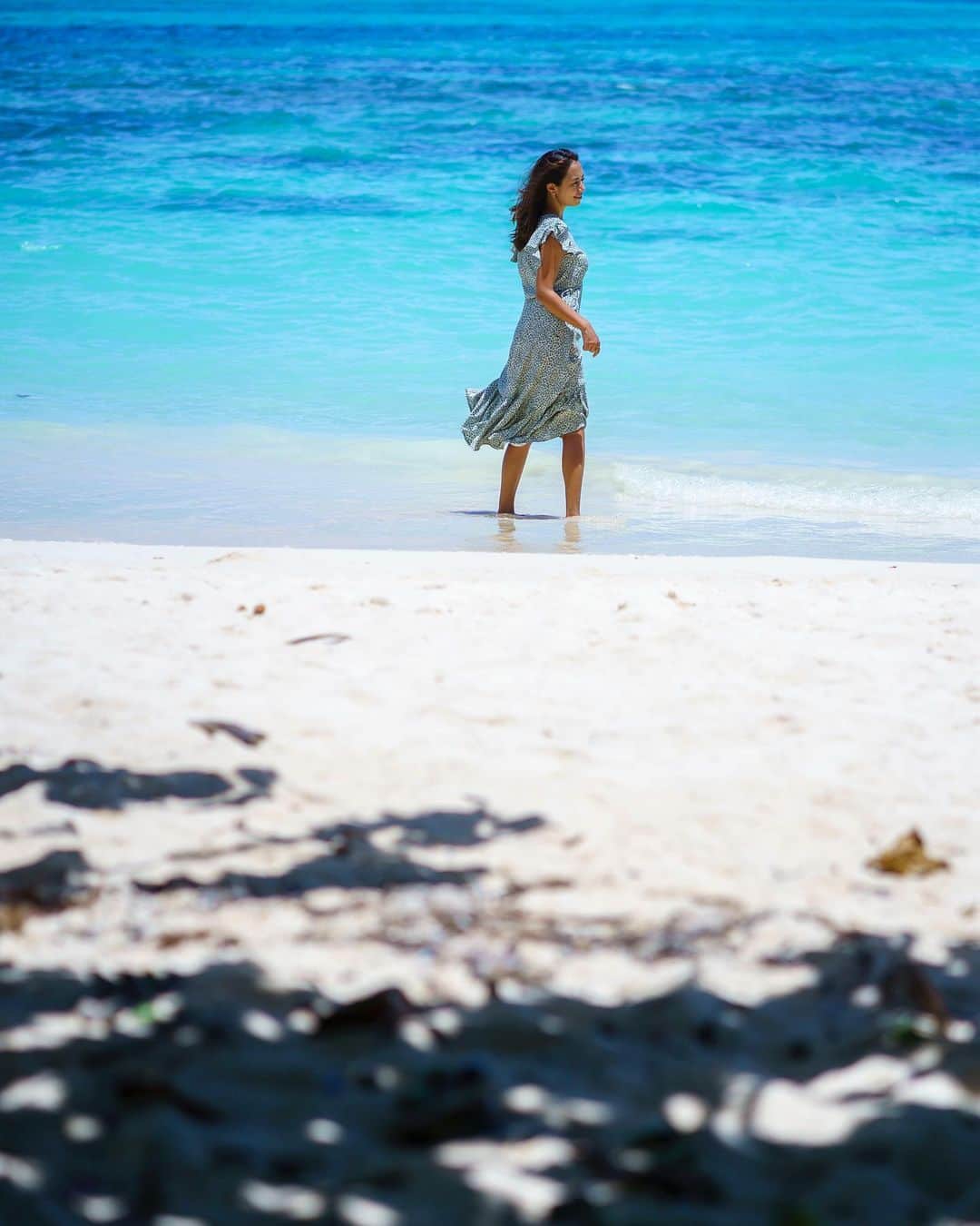 のインスタグラム：「Waimanaloの海の青さ半端ない💙 . . . . . #waimanalo #beach #planetblue #hawaii #ワイマナロビーチ #ハワイ」