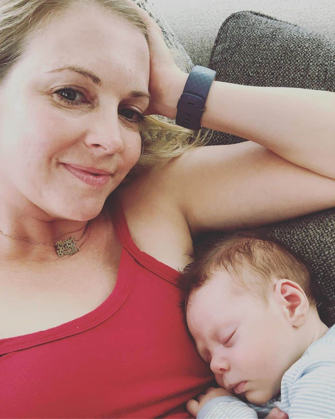 メリッサ・ジョーン・ハートさんのインスタグラム写真 - (メリッサ・ジョーン・ハートInstagram)「Snuggle time for auntie while mama takes a nap (check slide 2).」9月22日 7時51分 - melissajoanhart