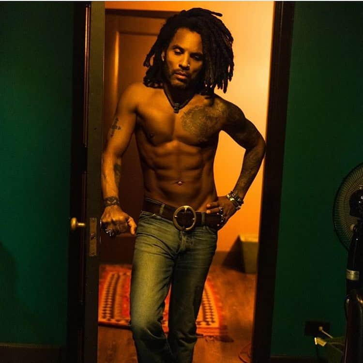 タマラ・ジョーンズさんのインスタグラム写真 - (タマラ・ジョーンズInstagram)「Okay @lennykravitz I can’t with you !!! You grew the dreads back & came out looking like you did when you dropped the 1st album 😩 #Outstanding #Legendary #Ageless #King 🙌🏽🙌🏽🙌🏽🙌🏽🙌🏽🙌🏽 #RockStar #Unicorn」9月22日 7時44分 - tamjones1