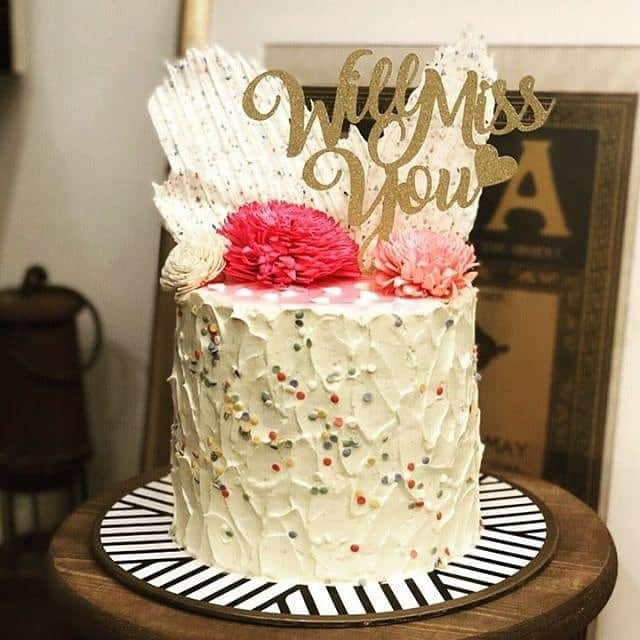 2.8 Milllon CAKESTERS!さんのインスタグラム写真 - (2.8 Milllon CAKESTERS!Instagram)「🙌 🎥: @thebakedandwhimsy⁠ ⁠ .⁠ .⁠ #cakes #cake #cakedecorating #chocolate #birthdaycake #cakesofinstagram #cupcakes #food #cakestagram #foodporn #instacake #dessert #bakery #baking #cakedesign #instafood #love #sweet #birthday #pastry #cakeart #yummy #cookies #delicious #chocolatecake #sweets #desserts #foodie #homemade」9月22日 8時00分 - cakeguide