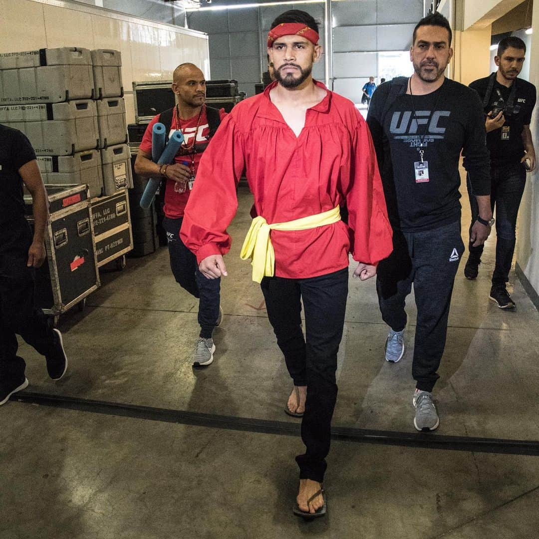 UFCさんのインスタグラム写真 - (UFCInstagram)「Main event in the building! #UFCMexico」9月22日 8時05分 - ufc