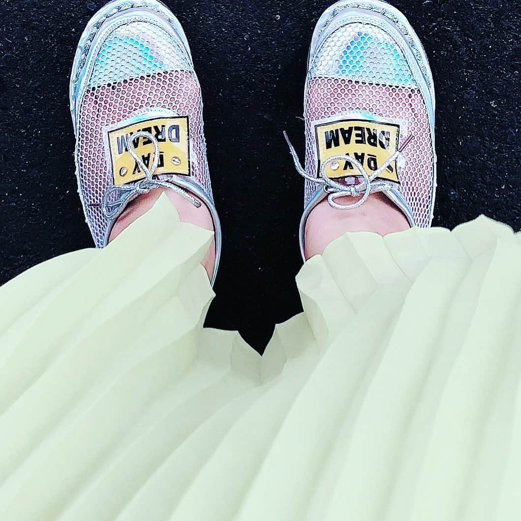 やしろ優さんのインスタグラム写真 - (やしろ優Instagram)「最近お気に入りの靴で😜✨ 行ってきまぁす😊‼️‼️」9月22日 8時11分 - yashiroyuuuu