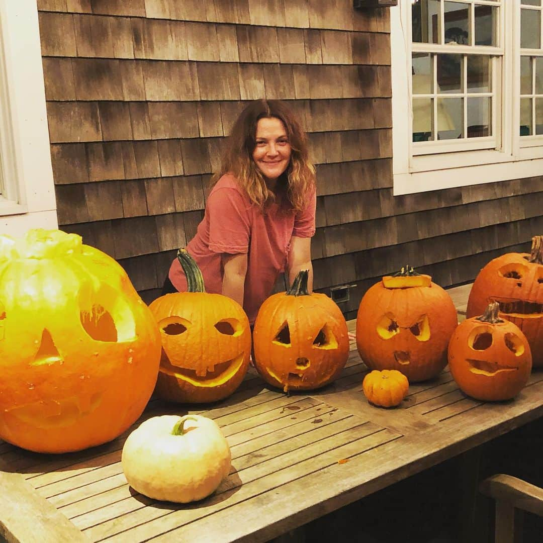 ドリュー・バリモアさんのインスタグラム写真 - (ドリュー・バリモアInstagram)「Gettin our pumpkin on」9月22日 8時52分 - drewbarrymore