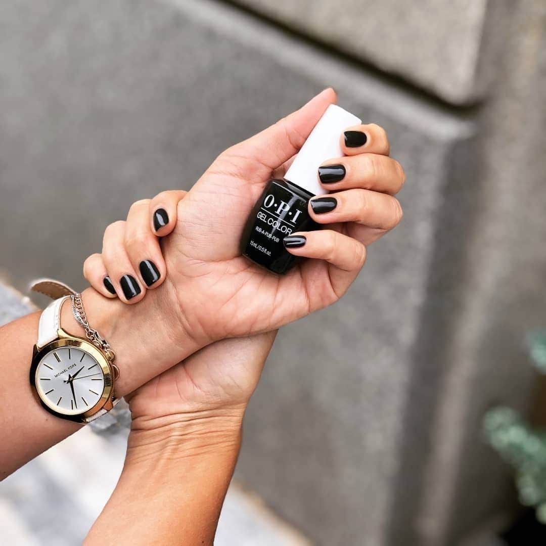 OPIさんのインスタグラム写真 - (OPIInstagram)「Time for a #RubAPubPub mani 🖤  @deni.manicure ⁠ ⁠ ⁠ ⁠ ⁠ ⁠ ⁠ #OPIObsessed #ColorIsTheAnswer #GrayNails #OPI #OPIGelColor #GelNails #NOTD #NailPolish」9月22日 9時35分 - opi