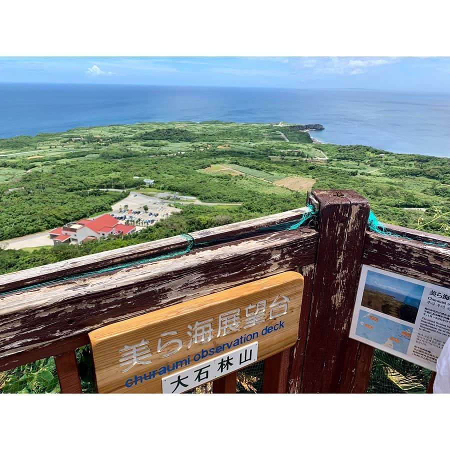 西脇彩華さんのインスタグラム写真 - (西脇彩華Instagram)「＊ #沖縄 #大石林山 ハートの岩からひょっこり♥️笑 すごいねー 自然にこうなるなんて！！ インスタ映えスポットだね✨📸 ・ #9nine #西脇彩華 #ちゃあぽん #シンデレラの冒険 #沖縄ロケ #jtb #沖縄旅行 #旅番組 #bsスカパー #旅好きな人と繋がりたい #旅好きと繋がりたい #旅好き女子 #女子旅 #仲間旅 #沖縄好き #沖縄好きな人と繋がりたい #絶景 #最高の思い出」9月22日 10時00分 - chapon_930