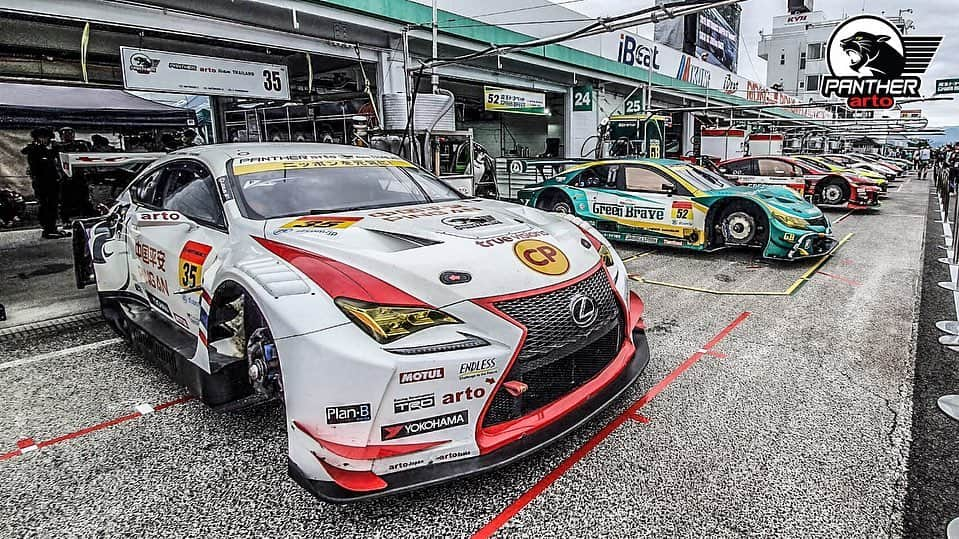 Toyota team thailandさんのインスタグラム写真 - (Toyota team thailandInstagram)「Panther arto team Thailand กับ Grid Starts อันดับได้ที่ 15 ในรุ่น GT300 จากรถทั้งหมด 29 คัน วันนี้พวกเราจะตั้งใจให้ดีที่สุดครับผม Sugo GT 300km Race วันที่ 21-22 กันยายนนี้ ครับผม สู้ๆ ไทยแลนด์ 🇹🇭 ✌🏼✌🏼 Lexus RC F GT3 #35 Drivers: Man Nattapong Hortongkum// Saen Walkinshaw #อยากเห็นคนไทยหัวใจมอเตอร์สปอร์ต #TeamWork #TOYOTAteamThailand #CheerThai #ThaiPride #ไม่เชียร์ไทยแล้วจะเชียร์ใคร #แข่งรถ #นักแข่ง #ทีมคนไทย #Car #RaceCar #Racing #SuperCar #LexusRCF #SuperGT #Japan」9月22日 10時00分 - toyotagazooracingteamthailand