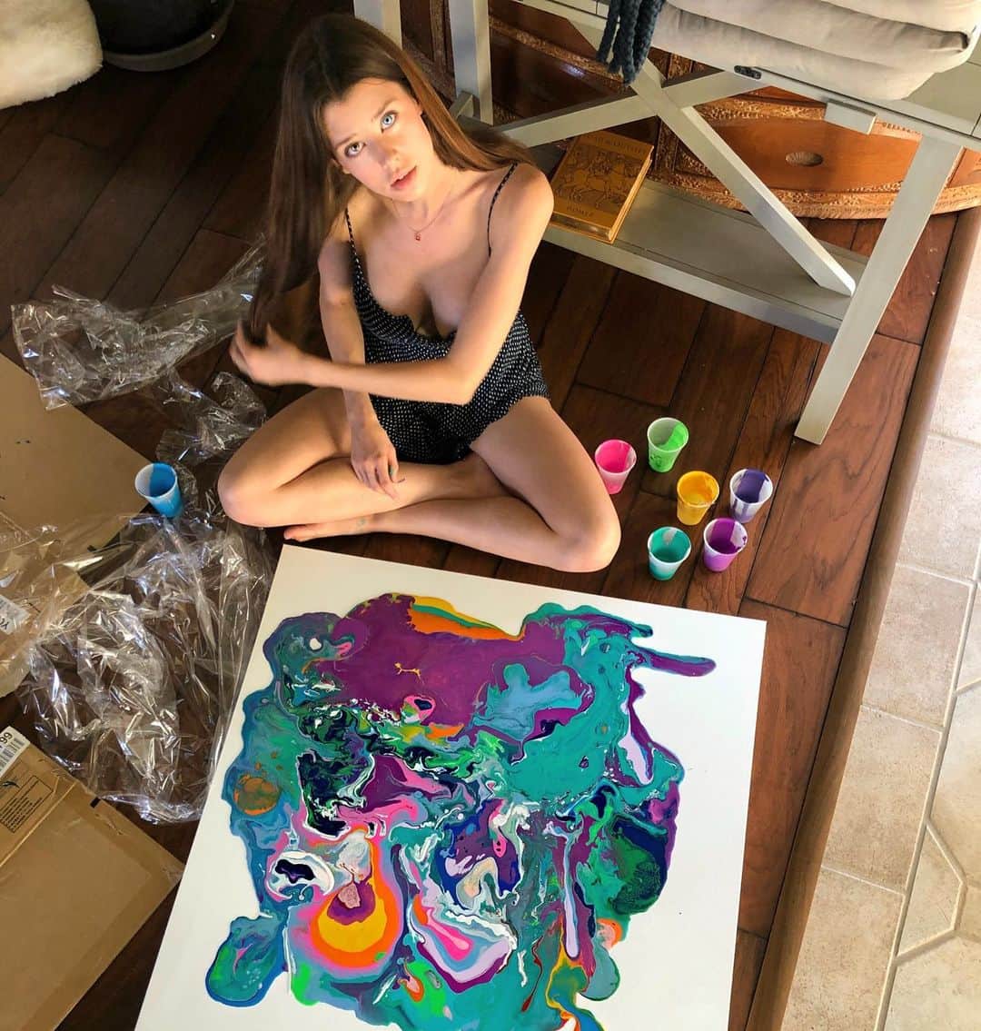 Sarahのインスタグラム：「A huge mess」
