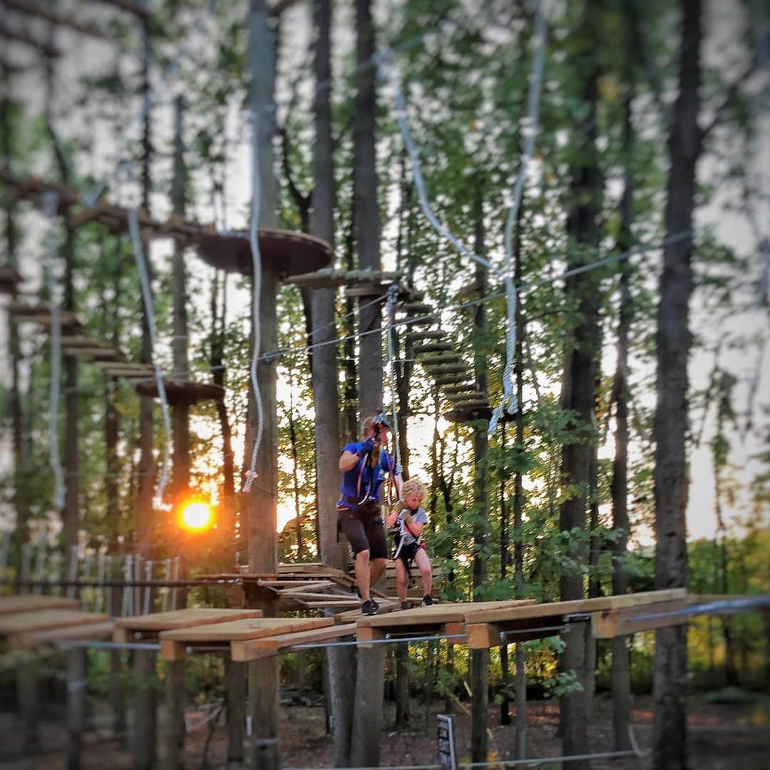 ジェシー・グラフさんのインスタグラム写真 - (ジェシー・グラフInstagram)「I had so much fun playing at @treetrekkersfrederick with my niece #MarleyAstoria, and I’m going back tomorrow (Sunday) to try the more advanced routes!  Come join us from 11am-4pm 😁 I’ll nostly be climbing, but will take lots of breaks to do photos and autographs 📸 #treetrekkers #frederickmd #frederickmaryland #playoutside #familyfun」9月22日 10時14分 - jessiegraffpwr
