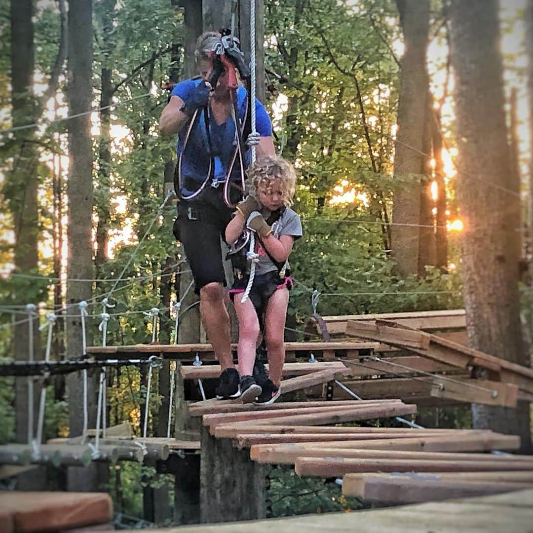 ジェシー・グラフさんのインスタグラム写真 - (ジェシー・グラフInstagram)「I had so much fun playing at @treetrekkersfrederick with my niece #MarleyAstoria, and I’m going back tomorrow (Sunday) to try the more advanced routes!  Come join us from 11am-4pm 😁 I’ll nostly be climbing, but will take lots of breaks to do photos and autographs 📸 #treetrekkers #frederickmd #frederickmaryland #playoutside #familyfun」9月22日 10時14分 - jessiegraffpwr