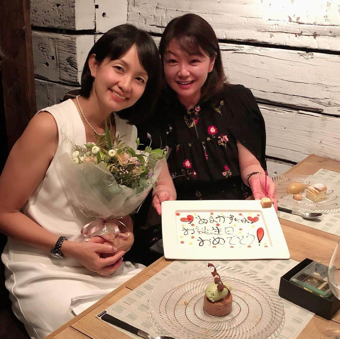 甘糟記子さんのインスタグラム写真 - (甘糟記子Instagram)「金曜日、アッコ姉さんにお誕生日のお祝いをしてもらいました〜☆*:.｡. o(≧▽≦)o .｡.:*☆ 毎年必ず忘れずにお祝いしてくれる姉さん。  以前姉さんの働く会社のイメージモデルをさせてもらってからの、長い長いお付き合いです(๑˃̵ᴗ˂̵) いつもパワフルで、いろんなことにチャレンジして頑張っている大先輩！！ これからもよろしくお願いしまーす！  #白金#シェトモ#フレンチ#誕生日お祝い#いつもありがとう#もうすぐ誕生日#いくつになっても嬉しい#幸せ」9月22日 10時20分 - norihey924