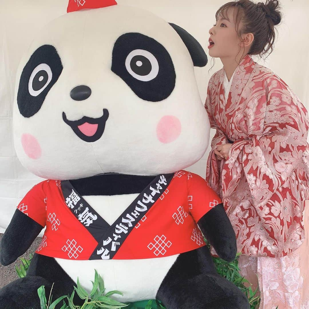 山田菜々さんのインスタグラム写真 - (山田菜々Instagram)「#チャイナフェスティバル2019﻿ 昨日からはじまりました☺︎﻿ ﻿ 中国のおいしい料理がたくさん並ぶ屋台、﻿ 日中の中を深められる遊びもたっくさん。﻿ 中国の文化に触れて楽しい1日でした☺︎﻿ ﻿ どこも活気にあふれていて終始わいわいした﻿ チャイナフェスティバルでした〜✨﻿ ﻿ トークショーでは青柳議員と2人でお話しして...﻿ (青柳さんの適当に聞こえる発言面白かった🤦🏻‍♂️)﻿ みなさんにも笑ってもらえてよかったです。﻿ ﻿ これからも中国語もっと勉強して、﻿ 中国に関わるお仕事できるように頑張ります😎  今日もやってるよ！」9月22日 10時32分 - tannana.yamada