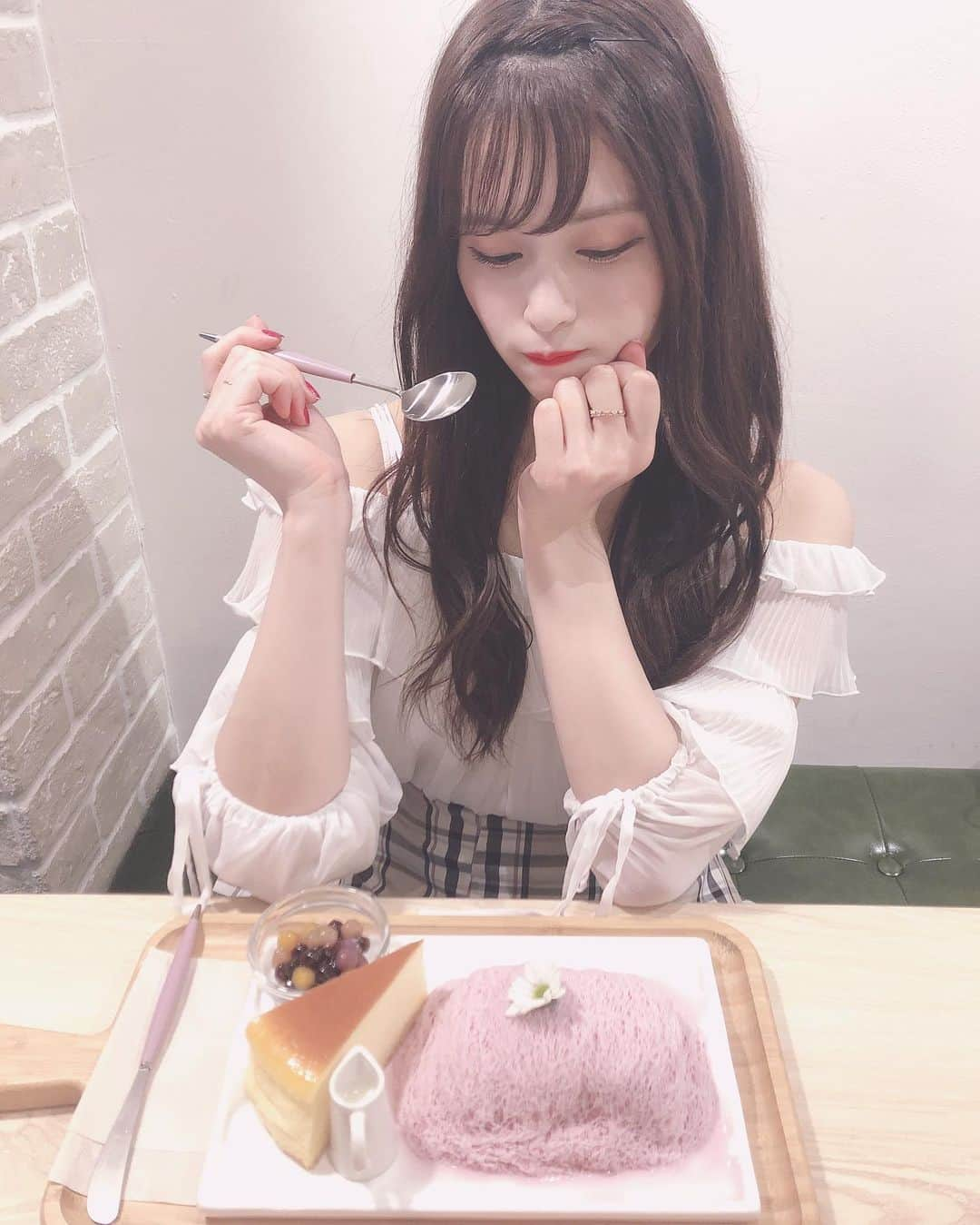 田北香世子さんのインスタグラム写真 - (田北香世子Instagram)「すぐ溶けちゃうカキ氷食べた！すぐ溶けたけど美味しかった！写真もう溶けてる！儚い！」9月22日 10時35分 - kayoko_takita