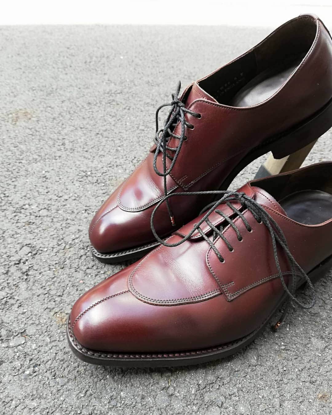 m.mowbrayさんのインスタグラム写真 - (m.mowbrayInstagram)「Barkerとソックスがもらえる特別キャンペーン開催予定！明日は渋谷キャストへ、靴磨き道具とスマホを持ってお越しください。 #靴磨きの日2019  #Barker」9月22日 11時25分 - m.mowbray