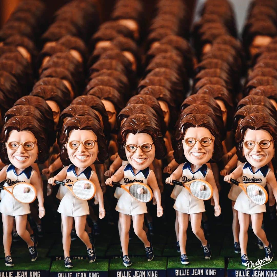 Los Angeles Dodgersさんのインスタグラム写真 - (Los Angeles DodgersInstagram)「Trading in the 🎾 for ⚾️ tonight.  It’s @billiejeanking Bobblehead Night at the Ravine presented by Budweiser.」9月22日 11時41分 - dodgers