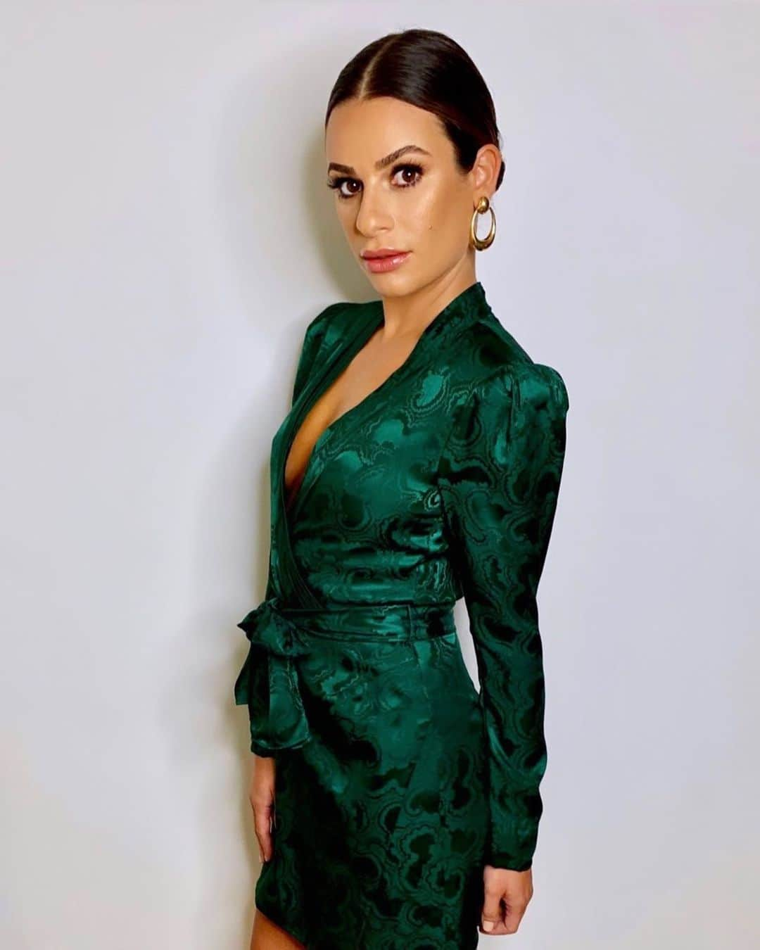 リア・ミシェルさんのインスタグラム写真 - (リア・ミシェルInstagram)「#Emmys 💚💚💚 look ✌🏼」9月22日 12時43分 - leamichele