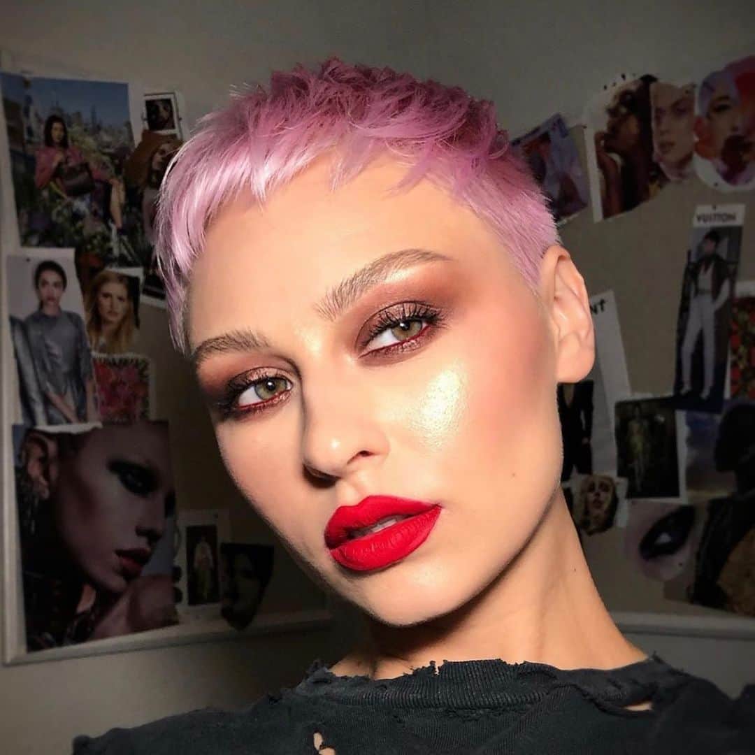 LORACさんのインスタグラム写真 - (LORACInstagram)「Talk about an EPIC Saturday night sultry eye! @alexandra_anele is looking 🔥FIRE🔥 in our LUX Diamond Creme Shadow shade VELVET! Use her as inspo tonight babes! ⚡️ #LORAC #LORACCosmetics #LUXDiamond」9月22日 12時56分 - loraccosmetics
