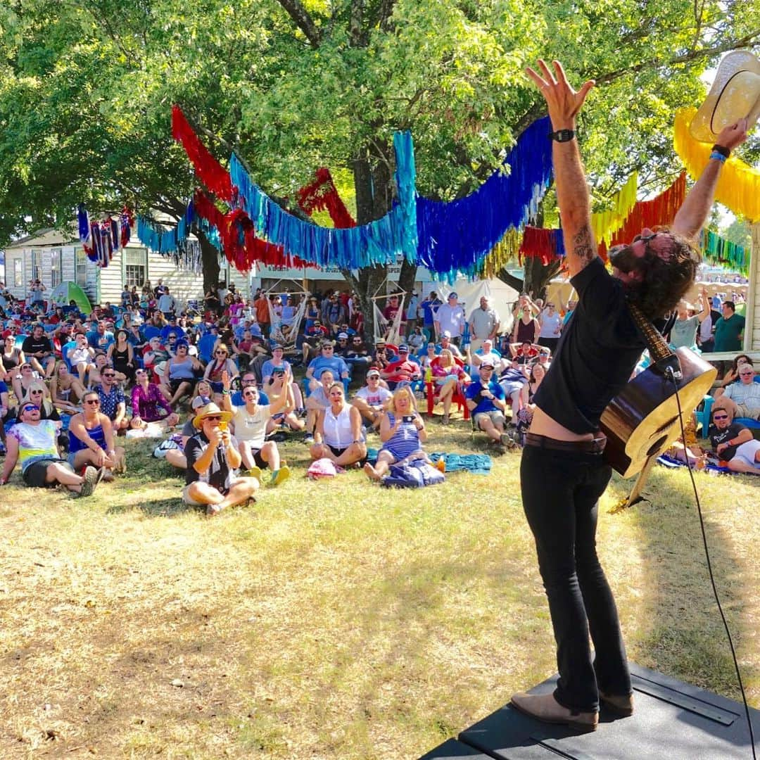 ASCAPさんのインスタグラム写真 - (ASCAPInstagram)「What a beautiful day, #PilgrimageFestival. We’re back at it again tomorrow at our #ASCAP Shady Grove stage. Swipe left for set times. #makethepilgrimage (📸 @edrode)」9月22日 12時50分 - ascap