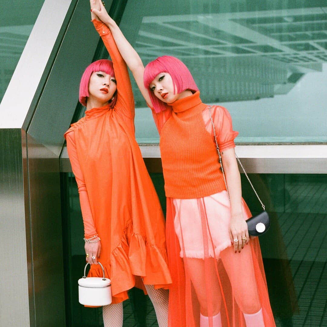 CHARLES & KEITHさんのインスタグラム写真 - (CHARLES & KEITHInstagram)「Chic neutral-toned accessories perfectly complement fashion-famous twins @amixxamiaya and @ayaxxamiaya's bright, bold looks. Tap to shop now.  #CharlesKeithFW19 #ImwithCharlesKeith  Products featured:  Clear ankle strap stiletto pumps, metal top handle round structured bag, snake print see-through criss cross sandals and circular push lock saddle pouch」9月22日 13時25分 - charleskeithofficial