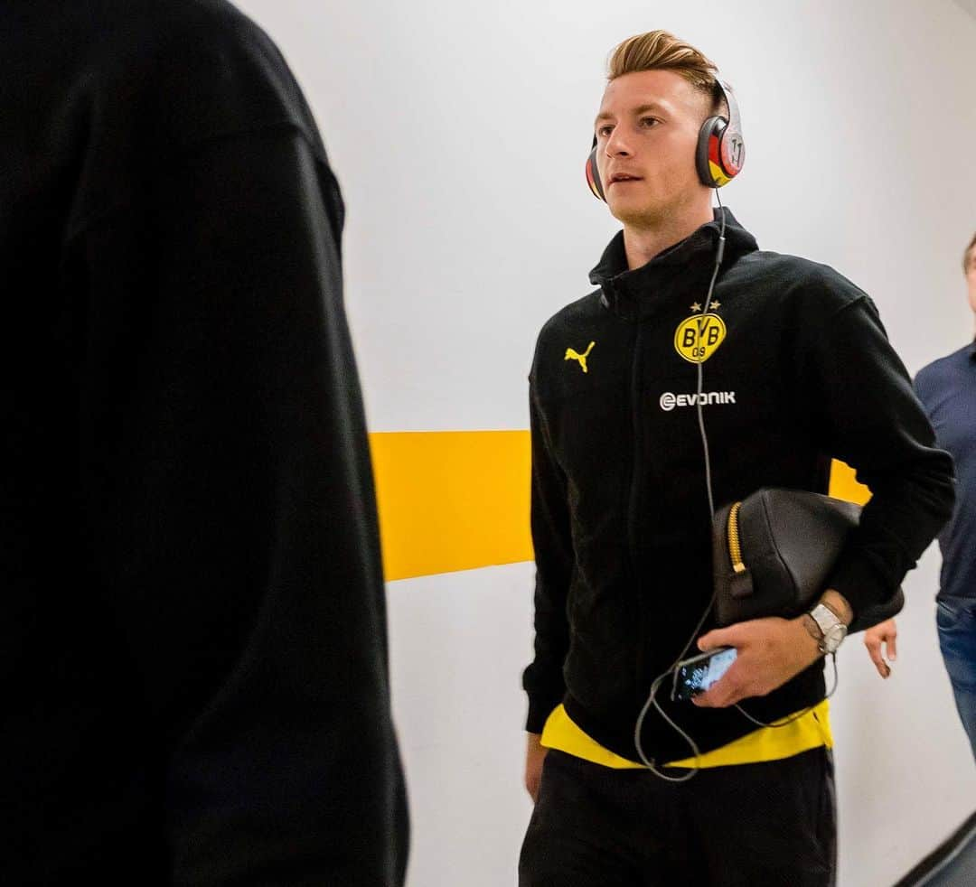 ボルシア・ドルトムントさんのインスタグラム写真 - (ボルシア・ドルトムントInstagram)「👋 #bvb has arrived!  #SGEBVB #borussiadortmund #bvb09 #bundesliga #dortmund #spieltag #eintrachtfrankfurt #frankfurt #feiertag」9月23日 0時22分 - bvb09