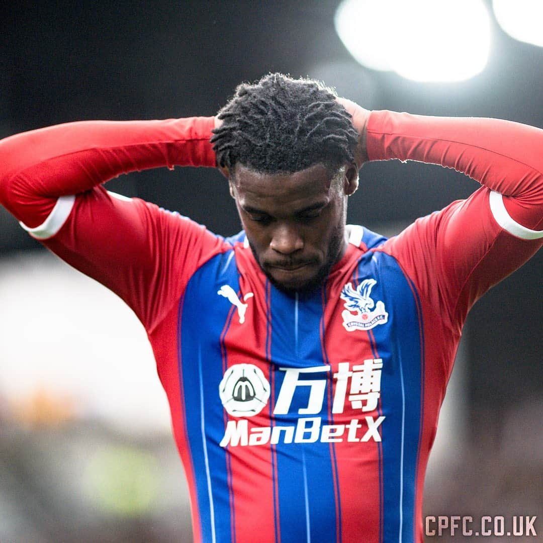 クリスタル・パレスFCさんのインスタグラム写真 - (クリスタル・パレスFCInstagram)「😩 A tough one to take.⁣ ⁣⁣⁣⁣⁣⁣⁣ #CPFC #PremierLeague #PL #CRYWOL」9月23日 0時23分 - cpfc