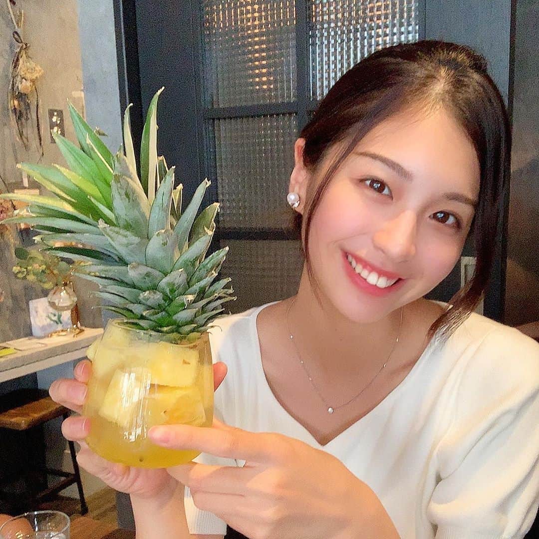 米山珠央さんのインスタグラム写真 - (米山珠央Instagram)「. ◎#大阪旅行 3日目◎ パイナップルソーダのインパクトがすごい🍍💓 . 遅めのモーニングで#andcafe へ ♪ マスカットソーダとイチジクトーストもいただきました！美味しかった〜☻ . ランチは焼肉🐮#道頓堀 の#肉八 ！ そのあと、#海遊館 へ行きました◎  #大阪 #旅行 #旅 #女子旅 #弾丸旅行 #大阪グルメ #大阪観光 #カフェ #グルメ #カフェ巡り #カフェ好きな人と繋がりたい #水族館 #たまおかふぇ」9月22日 22時54分 - tamao_17no1