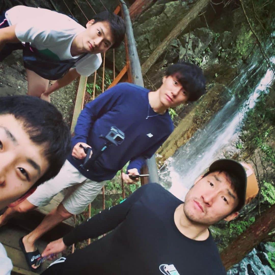 高梨健太さんのインスタグラム写真 - (高梨健太Instagram)「・ ・ ・  岐阜の旅。 鍾乳洞→釣り→滝  #大滝鍾乳洞 #糸細い #大事なのは先っちょ  #付知峡 #今回も最高です #みんなありがとう #小川のタグつかない。」9月22日 22時57分 - takanashi.kenta