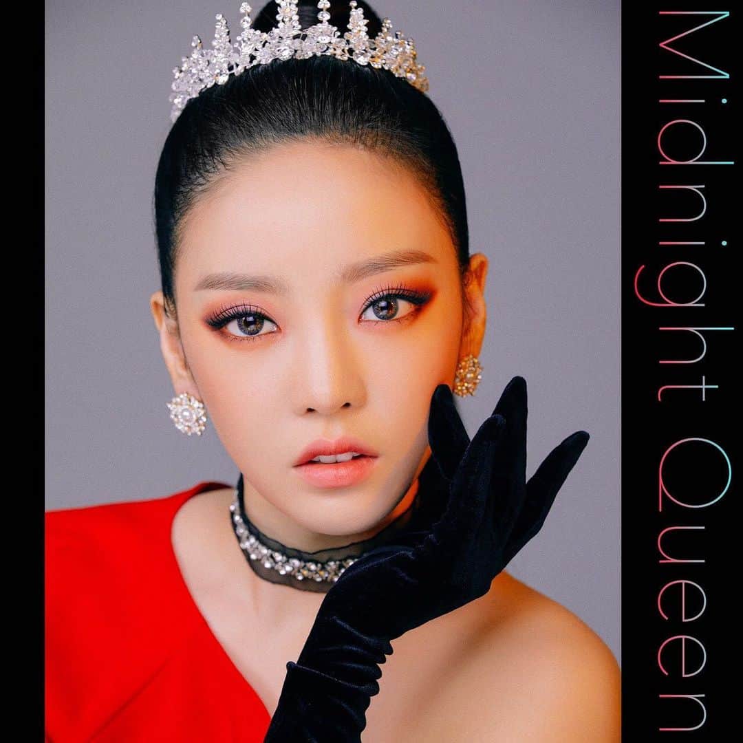 ク・ハラのインスタグラム：「#MidnightQueen#HARA#ハラ👑🙏 25日楽しみに💕(^^)」