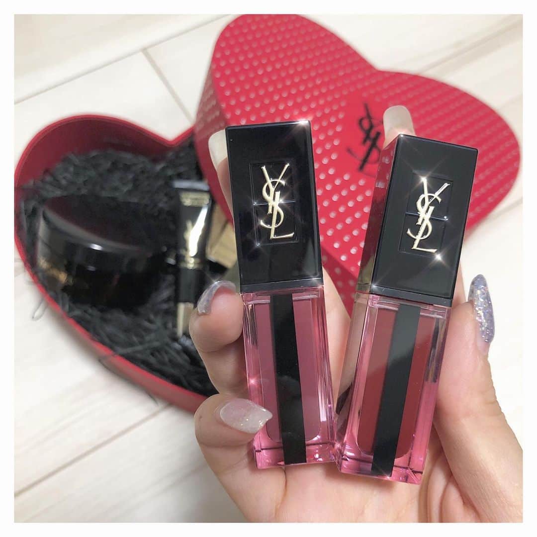 川崎ひかるのインスタグラム：「🎁💄️💕️🥺 . #イヴサンローラン の #ルージュピュールクチュールヴェルニウォーターステイン  613と617🧣 . . めちゃくちゃ色がかわいいよ🍂 2色重ねて使いたい🥰 . ティントみたいなので落ちにくいところも💯🥰 . . . #ysl #WATERSTAIN #ルージュピュールクチュール #ルージュピュールクチュールヴェルニ #ウォーターティント #ティント #リップ #リキッドリップ #デパコス #コスメ #美容 #メイク」