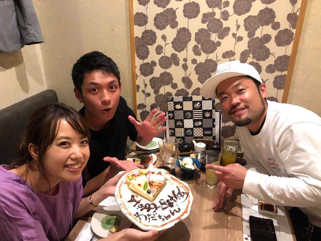 藤村晃輝さんのインスタグラム写真 - (藤村晃輝Instagram)「和田ちゃんハッピーバースデー！ここに至るまでの男性陣の奮闘VTR。サプライズって難しい。けど喜ぶ顔が嬉しい。 こんな3人が登場するスパーク魂このあとすぐです。今週もよろしくお願いいたします。 #チョコペンをお湯につけて使うっていうのを今回初めて学んだ #ふむふむ  #スパーク魂」9月22日 23時23分 - fujimura_koki_tos