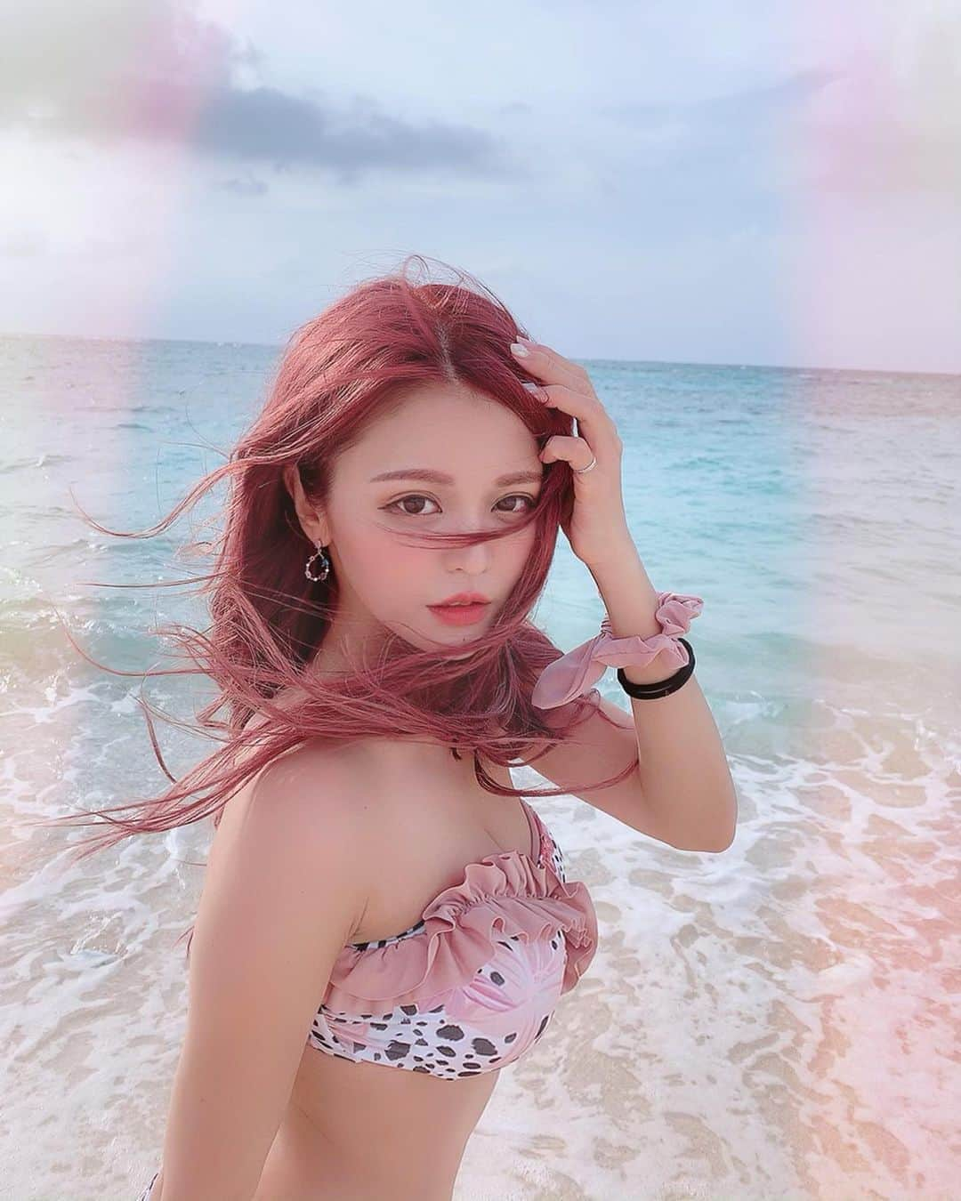 ななぴさんのインスタグラム写真 - (ななぴInstagram)「goodbye yoron island 💘🦄﻿ ﻿ ハプニングもあったけど楽しかった🧜‍♀️ ﻿ 天気がいいときの与論島は﻿ やっぱり天国みたいでした❤︎❤︎❤︎﻿ 来年は与論もリベンジしたいけど﻿ モルディブとか海外の海も﻿ いってみたいなあー🌍﻿ ﻿ やっとおうち着いたので﻿ これからやることやってしまおう😳﻿ ﻿ ひとまずキャリーの中身﻿ 整理して洗濯機回しております💨﻿ ﻿ ﻿ #水着 #ビキニ #bikini #夏 #旅行 #ビーチ #赤崎ビーチ #与論島 #ななぴトラベル #ヨロンブルー #与論島旅行 #国内旅行 #女子旅 #タビジョ #ビジョビ #bbjj #旅行好き #eimyistoire #エイミーイストワール #インスタグラビア」9月22日 23時34分 - __nanapgram__