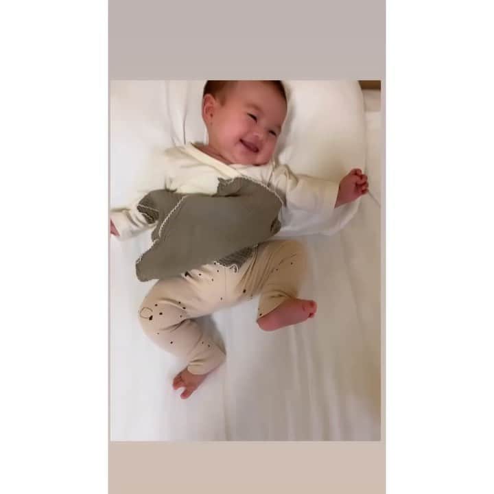 家長晶のインスタグラム：「↪︎毎日ご機嫌ちゃん #2m13d」