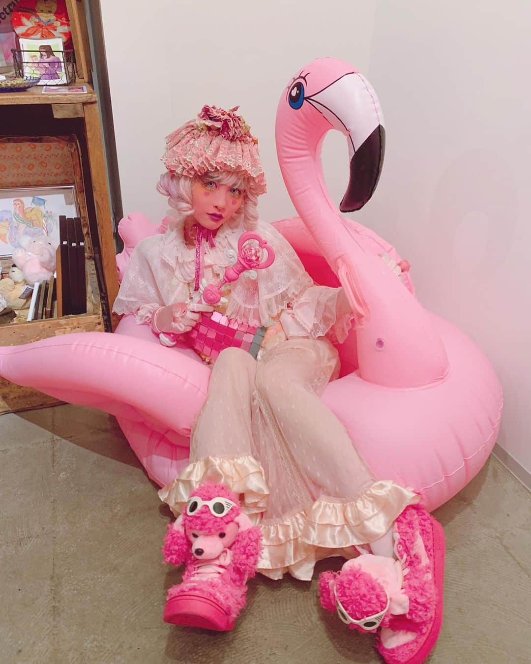 millnaさんのインスタグラム写真 - (millnaInstagram)「ピンクのものしか売りません💗 #PINKPINKSHOP vol.1@原宿マリーエンケーファー 閉幕！ありがとうございました💕10日前告知というめちゃ急すぎ開催だったにも関わらず、ご来場者様なんと100名超えたみたいです…本当にありがとうございます🧠🎀私もみんなも世界ももーっとピンク色に染まりますように💗💗💗 #millna #millnaPINKPINKROSE」9月23日 0時13分 - mi_te_yo