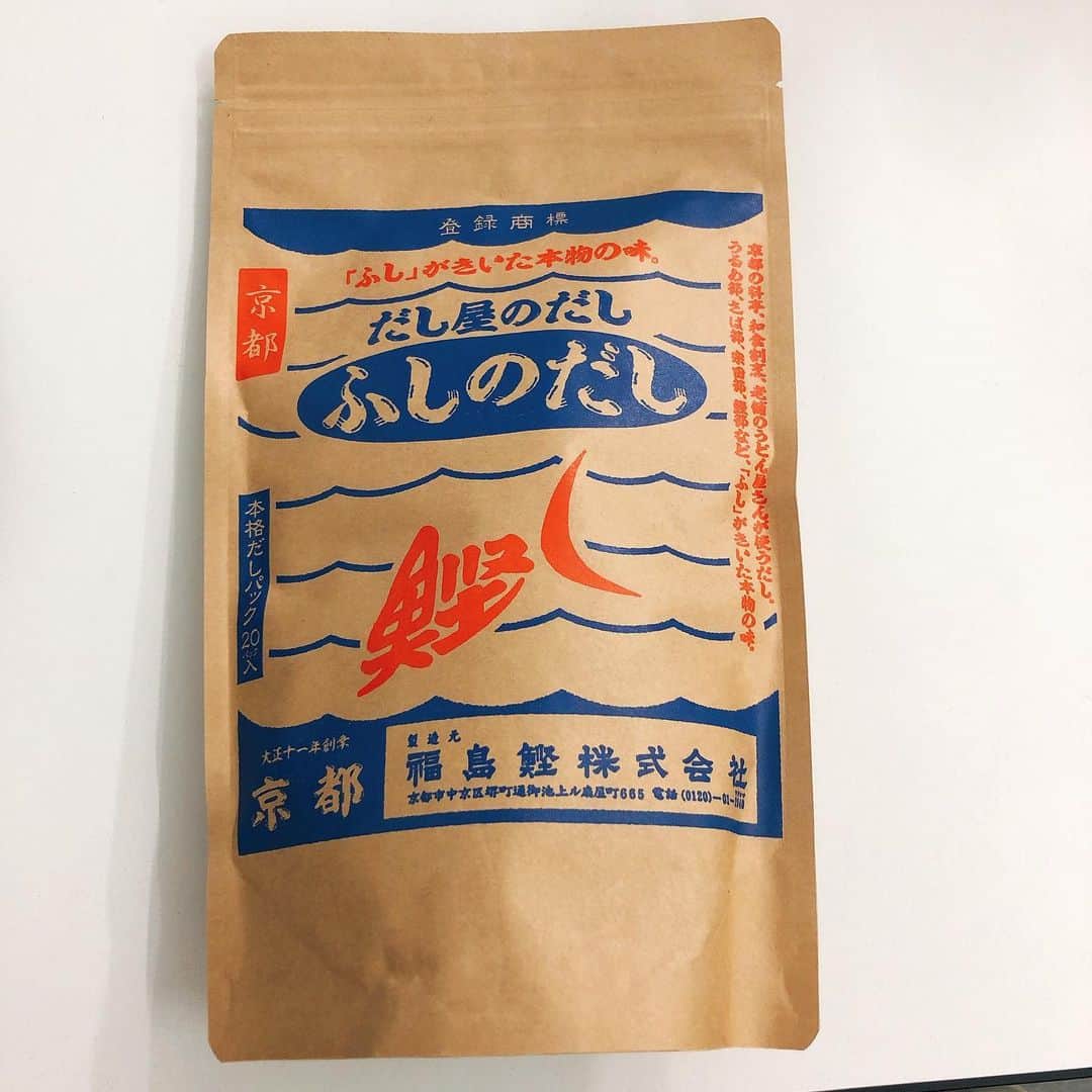 休日課長さんのインスタグラム写真 - (休日課長Instagram)「お昼は谷やんとたぬきうどん。 優しかったなぁ〜 そして生姜が最高の仕事しとった。 お土産も購入してしまった。 お店の方々もとても素敵な方々で最高の昼食でした。また行きたいです。 #うどん #京都 #本炭 #本日の炭水化物」9月22日 15時19分 - kyujitsu_kacho