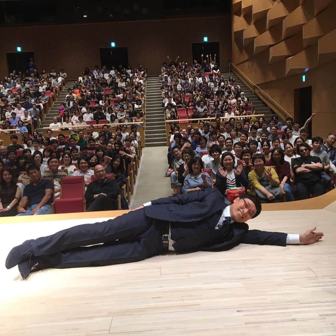 山里亮太さんのインスタグラム写真 - (山里亮太Instagram)「山里亮太の140名古屋1公演目を終える。 楽しすぎた、楽しみすぎてしまった！ 肩がホッカホカになった状態で2公演目に向かわせていただきます！！！ #山里亮太の140  #fumou954  #山里亮太 #名古屋」9月22日 15時19分 - ryotayamasato