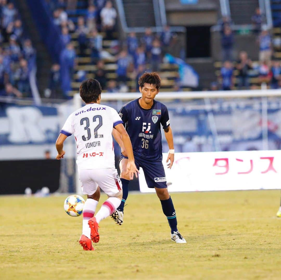 菊地直哉のインスタグラム：「岡山戦 応援ありがとうございました。  途中出場久しぶりでした。  相手にも刺激をもらえるメンバーがたくさんいて、まだまだ彼らと競いあっていきたいなと思いました。  #菊地直哉 #アビスパ福岡 #ファジアーノ岡山  #newbalance #田中裕介  #自分の足の遅さ痛感 #恥ずかしい #速かったのにな…」