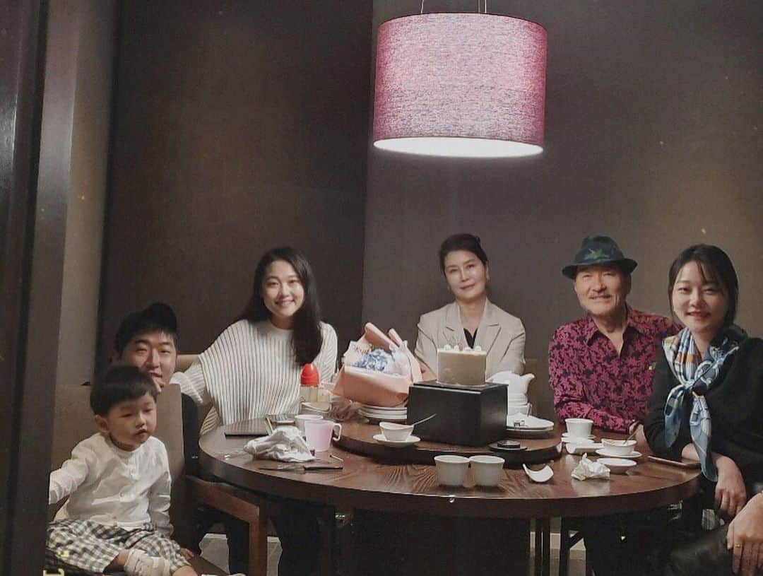 ヒョニ・カンさんのインスタグラム写真 - (ヒョニ・カンInstagram)「올해도원없이불었다 🎂 당일은 사랑하는 가족과함께 🙏 축하해주신모든분들 감사합니다😊」9月22日 15時32分 - hyoni_kang