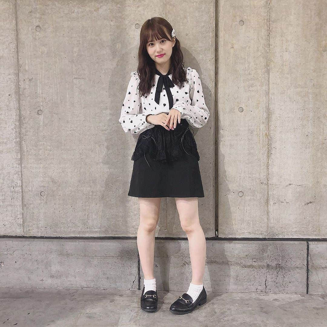 前田彩佳さんのインスタグラム写真 - (前田彩佳Instagram)「今日の私服🖤﻿ ﻿ ＊＊＊＊＊＊＊＊＊＊﻿ ﻿ tops→ みーおんさんからのおさがり💓﻿ skirt→#bubbles  shoes→#gu ﻿ ＊＊＊＊＊＊＊＊＊＊﻿ ﻿ #akb48 #握手会 #私服 #fashion」9月22日 15時54分 - _ayaka1218