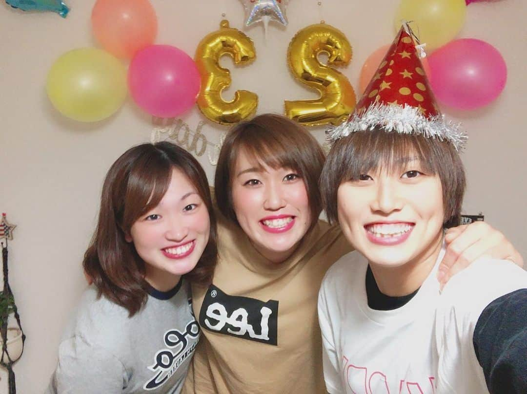 金杉由香さんのインスタグラム写真 - (金杉由香Instagram)「～田中咲希の誕生日ドッキリ～ Part2⃣  みきがさきにスギさんの家行って サプライズしよって嘘ついてからの さきに逆サプライズ🤪笑 田中さんの反応最高。(笑)  もぉドッキリないよ。笑笑  うちらも誕生日かなって思うぐらい楽しんでた🤣  最後に本当に咲希誕生日おめでとう♥️ #Happybirthday#ドッキリ#サプライズ#プレゼント#楽しかった」9月22日 16時05分 - kanasugiyuka