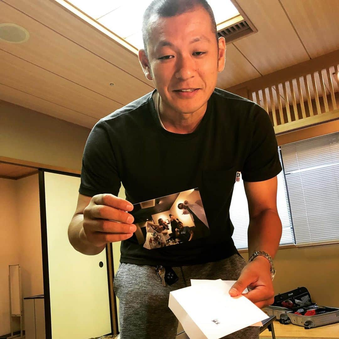 平野ノラさんのインスタグラム写真 - (平野ノラInstagram)「それぞれの楽屋にて。  #平野ノラ」9月22日 16時11分 - noranoranora1988