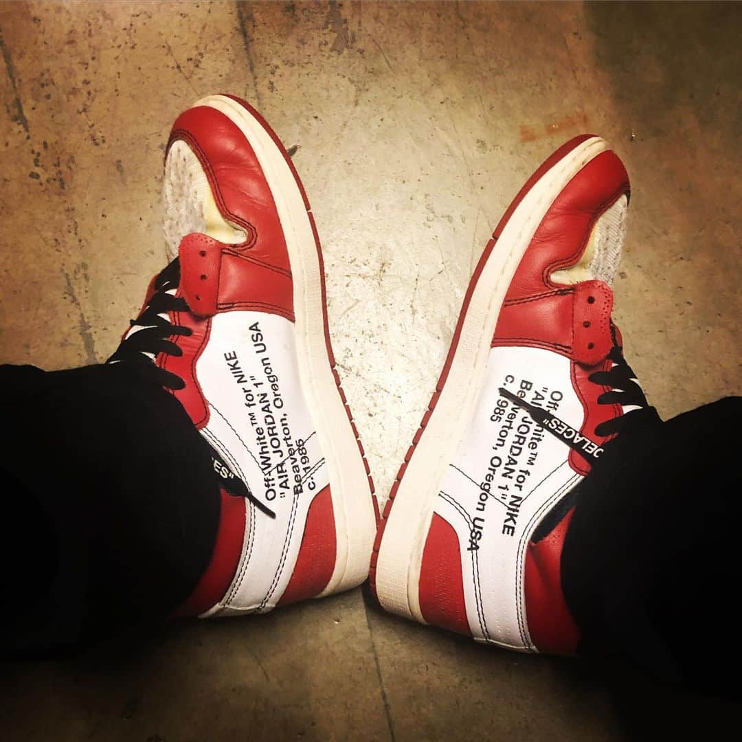 のインスタグラム：「1年ぶりに履いたAJ1 #aj1#オフホワイト」