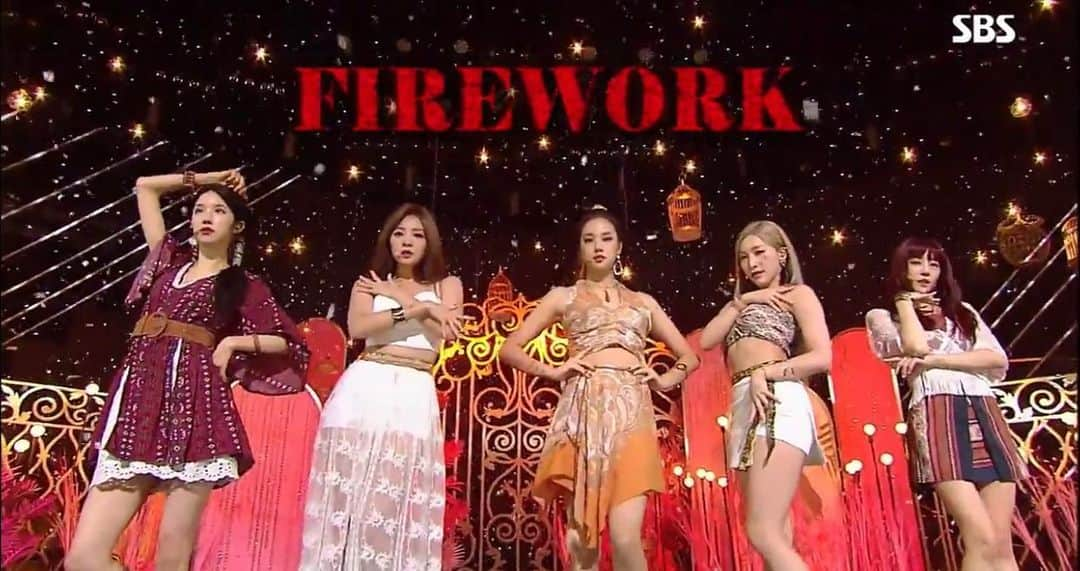 LABOUMさんのインスタグラム写真 - (LABOUMInstagram)「[#라붐] 🎥190922 인기가요 ‘Firework’ 무대를 놓친 라떼 여러분~ 지금 바로 네이버TV캐스트에서 영상을 볼 수 있으니 지금 바로 만나보세요(출처 : SBS 인기가요 | 네이버TV) https://tv.naver.com/v/9940985 #LABOUM #Firework #인기가요」9月22日 16時51分 - officiallaboum