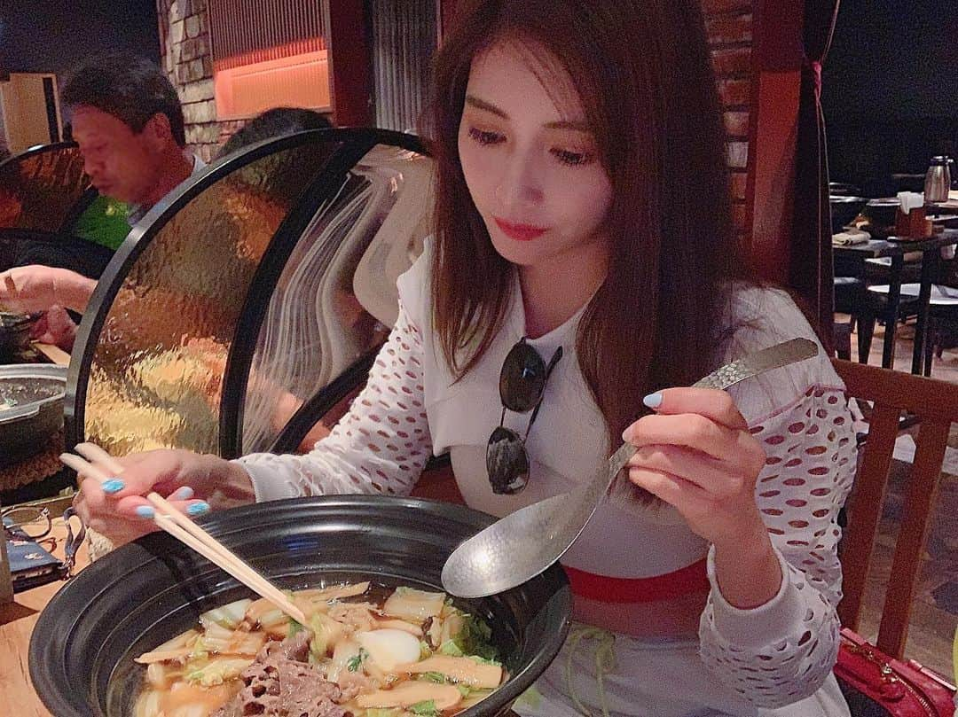 得あゆさんのインスタグラム写真 - (得あゆInstagram)「ジャパニーズごはん🍜🇯🇵 ・ ・ ・ ・ #日本#和食#夜ごはん#うどん#麺類#東京#ごはん#美味しい#グルメ#食べ歩き#スウェット#お洒落#インスタ映え#写真#カメラ女子#つるとんたん#飲み#オトナ女子#大人カジュアル#大人コーデ#サングラス#シンプル#六本木#roppongi#japanesegirl#japanesefood#puma#sunglasses#gourmet#udon」9月22日 17時03分 - tokuayu819