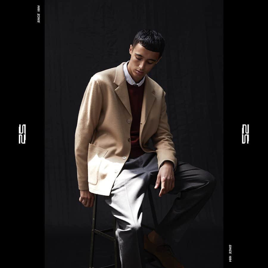 のインスタグラム：「【EDIFICE 2019 AUTUMN & WINTER LOOK】﻿ - 25 YEARS of EDIFICE - ﻿ ﻿ 25周年を迎えたEDIFICEの2019秋冬シーズンが始まります。﻿ ﻿ これまで25年間の、時の流れ感じ、回想し、改めて大人の男性に向けて「Minimal/ミニマル」「Clean/クリーン」「Elegant/上品」「Soft/柔らかさ」にフォーカスし、EDIFICEはこれからもファッションを提案し続けます。﻿ ﻿ ﻿ Page.1﻿ Suit : @edifice.jp ¥25,000+tax﻿ Knit : @edifice.jp ¥12,000+tax﻿ Shirt : @edifice.jp ¥16,000+tax ﻿ Pants : @cellardoor_japan ¥18,000+tax﻿ ﻿ Page.2﻿ Coat : #desportesforedifice ¥90,000+tax﻿ Jacket : @edifice.la.boucle ¥20,000+tax﻿ Pants : @edifice.la.boucle ¥18,000+tax﻿ ﻿ Page.3﻿ Coat : @edifice.jp ¥35,000+tax﻿ Jacket : @edifice.la.boucle ¥38,000+tax﻿ Pants : @edifice.la.boucle ¥23,000+tax﻿ Shirt : @edifice.jp ¥12,000+tax﻿ ﻿ ﻿ ﻿ ﻿ ﻿ ﻿ ﻿ ﻿ #edifice #edifice_25 #anniversary #2019aw #lardini #auralee #edificeoriginal #mensfashion #menslook #menswear #setup #cellardoor #edificelaboucle」