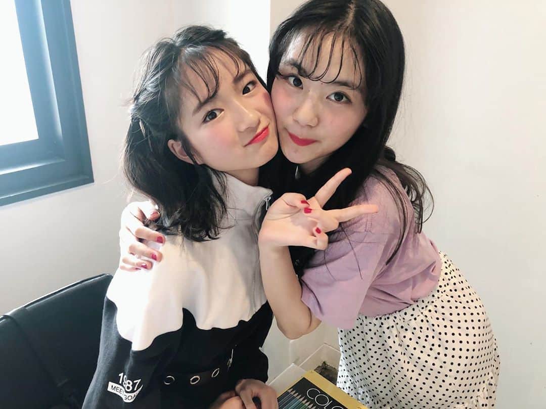 のインスタグラム：「🍒 新プチモのミウとルキ★★ . . 仲の良さが伝わる2枚目😗😗 #実は昔からのお友達 #関谷瑠紀  #和田美羽  #ニコプチTVもチェックしてみてね #ミウのインタビュー見られます✌︎」