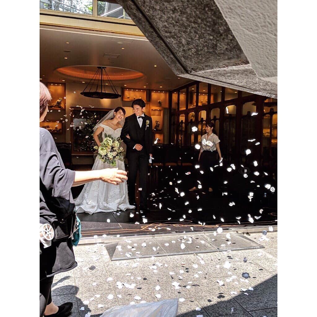 山崎紘菜さんのインスタグラム写真 - (山崎紘菜Instagram)「👰 雑誌『Wedding navi vol.9』 発売中です。 #沢山素敵なドレスを着させて頂きました #magazine #Weddingnavi #offshot」9月22日 17時24分 - hirona_yamazaki