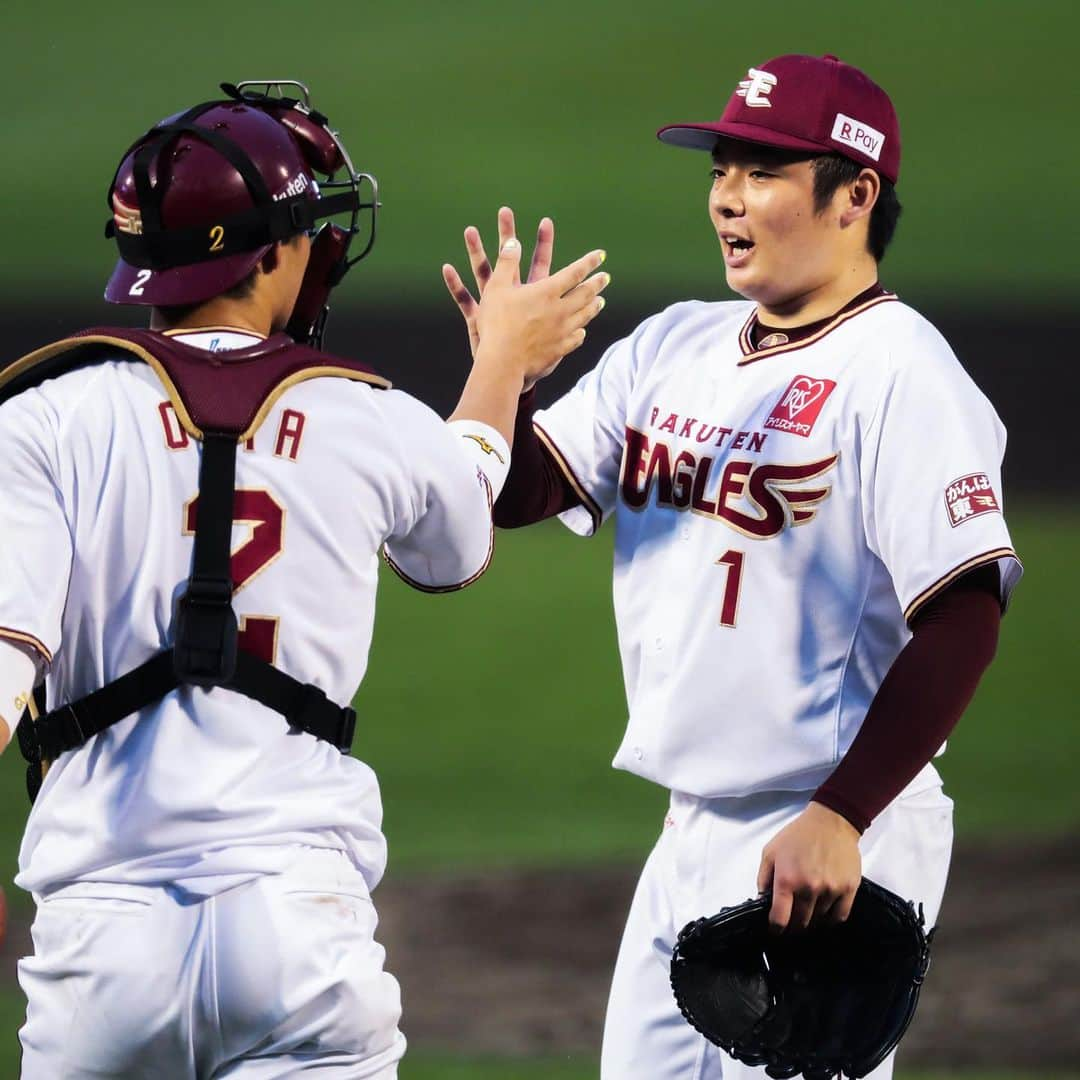 東北楽天ゴールデンイーグルスさんのインスタグラム写真 - (東北楽天ゴールデンイーグルスInstagram)「⚾️ ⚾️E 7-5 L⚾️ 今日も絶対に負けられない試合を制してCSマジック2‼️ 先発の石橋選手が8回途中自責点4の好投で8勝目✨ 浅村選手は31号2ランを含む2安打3打点とお暴れ🔥 今日も1番の島内選手が3安打3得点で打線を牽引💯 銀次選手も決勝の犠牲フライを含む3打点の活躍👏🏼 そして9回は松井選手が締めて37セーブ目👑  #rakuteneagles #RESTART #日本一の東北へ #浅村栄斗 #石橋良太 #島内宏明 #銀次 #松井裕樹」9月22日 17時44分 - rakuten_eagles