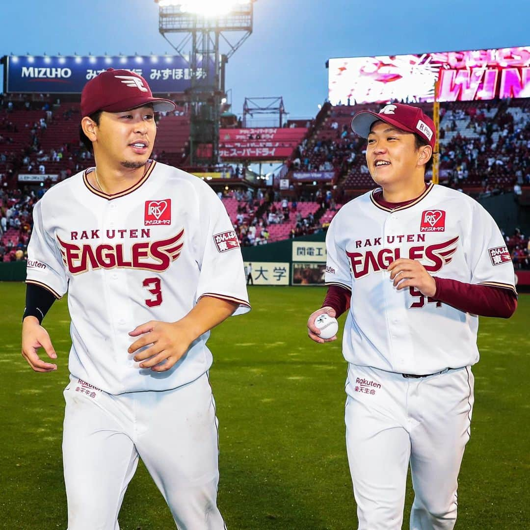 東北楽天ゴールデンイーグルスさんのインスタグラム写真 - (東北楽天ゴールデンイーグルスInstagram)「⚾️ ⚾️E 7-5 L⚾️ 今日も絶対に負けられない試合を制してCSマジック2‼️ 先発の石橋選手が8回途中自責点4の好投で8勝目✨ 浅村選手は31号2ランを含む2安打3打点とお暴れ🔥 今日も1番の島内選手が3安打3得点で打線を牽引💯 銀次選手も決勝の犠牲フライを含む3打点の活躍👏🏼 そして9回は松井選手が締めて37セーブ目👑  #rakuteneagles #RESTART #日本一の東北へ #浅村栄斗 #石橋良太 #島内宏明 #銀次 #松井裕樹」9月22日 17時44分 - rakuten_eagles